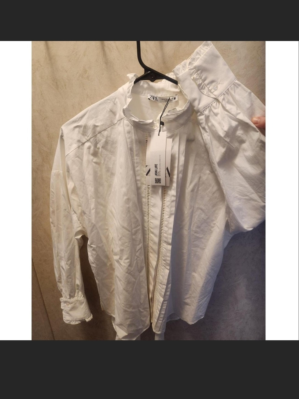 Zara White Button-Front Ruffled Collar Blouse